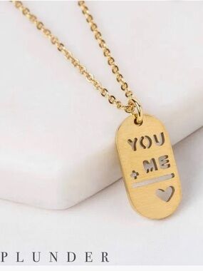 Plunder necklace NWT You and Me elegant NWT heart necklace